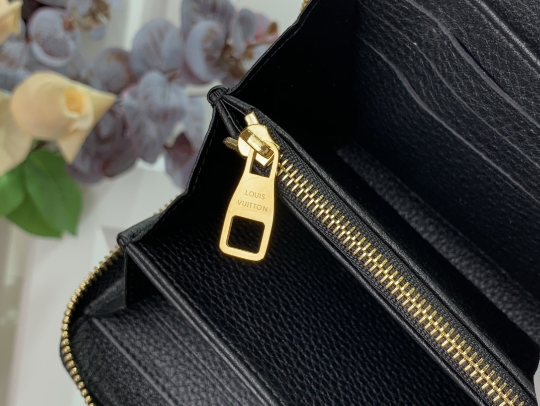 LV CRAFTY ZIPPY wallet M69698