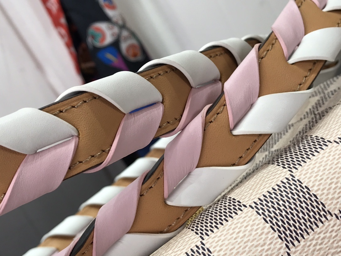 LV CROISETTE BAG N50053