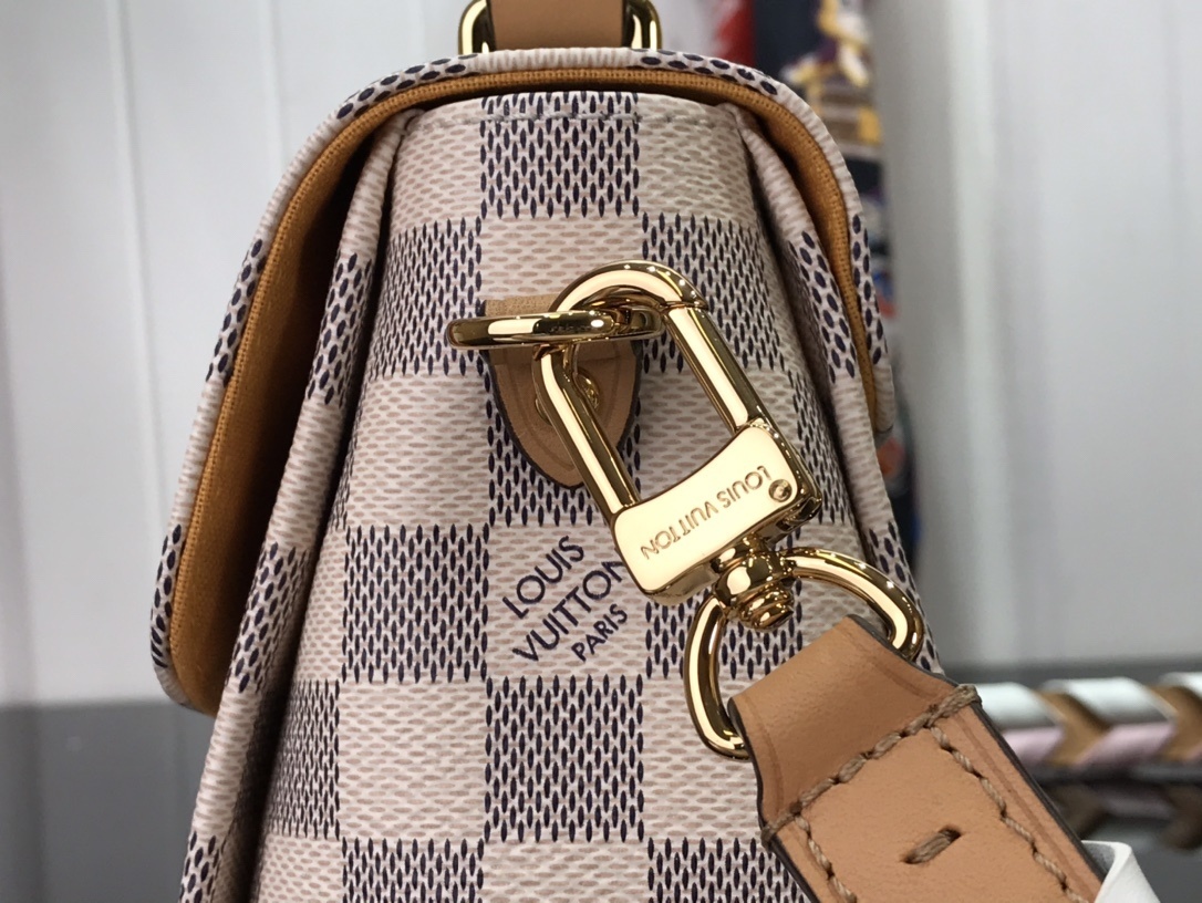 LV CROISETTE BAG N50053