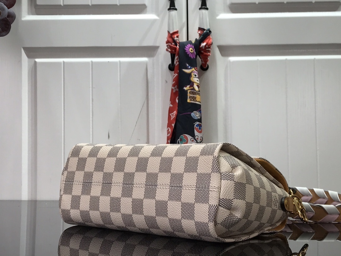 LV CROISETTE BAG N50053