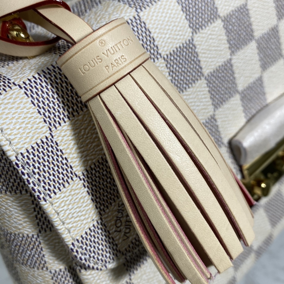 LV CROISETTE BAG N53000