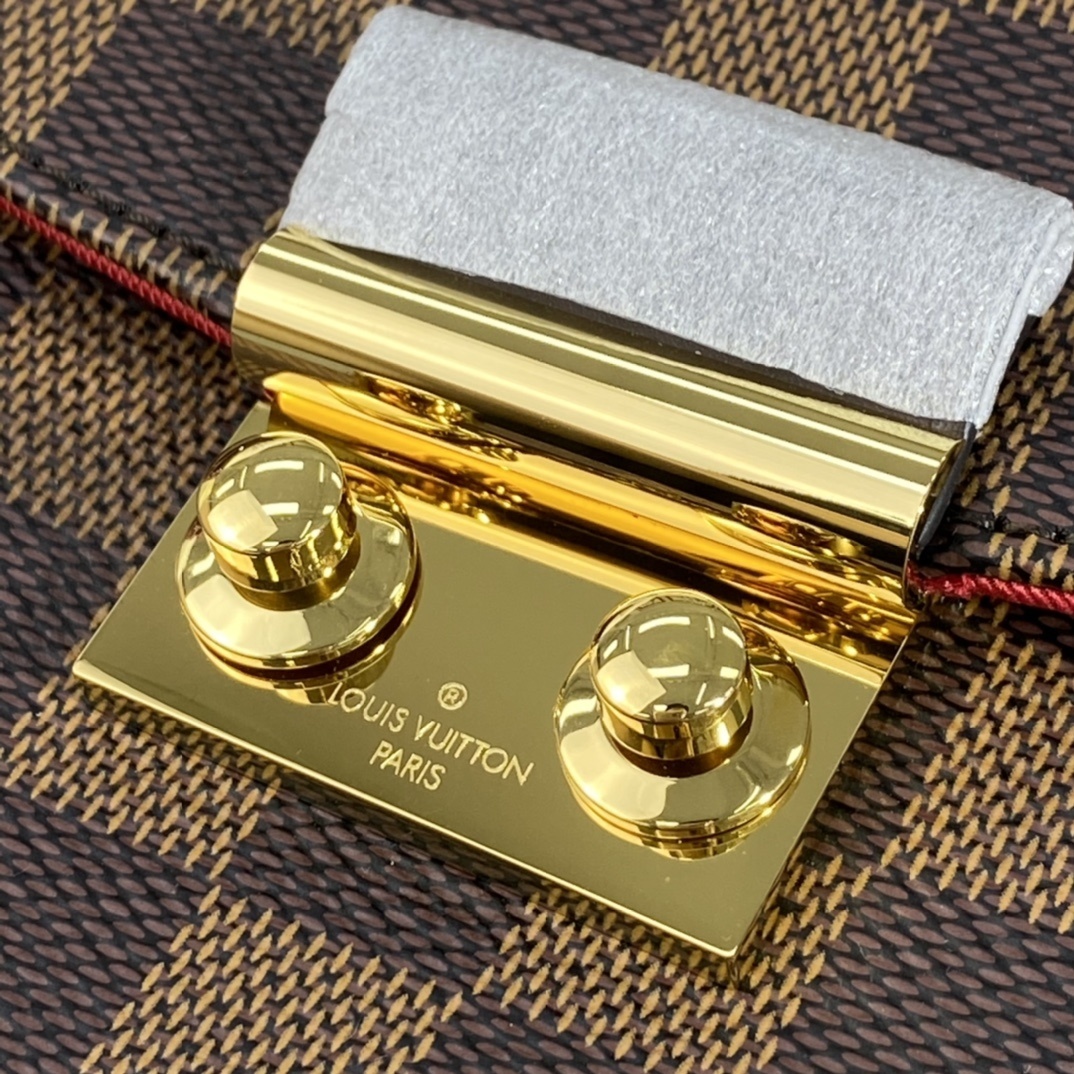 LV CROISETTE BAG N53000