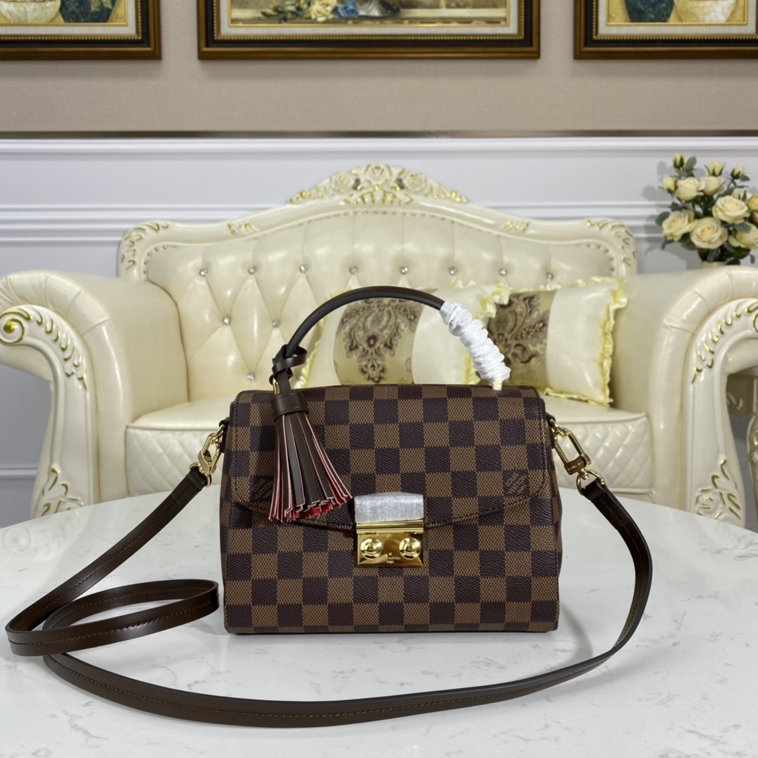 LV CROISETTE BAG N53000