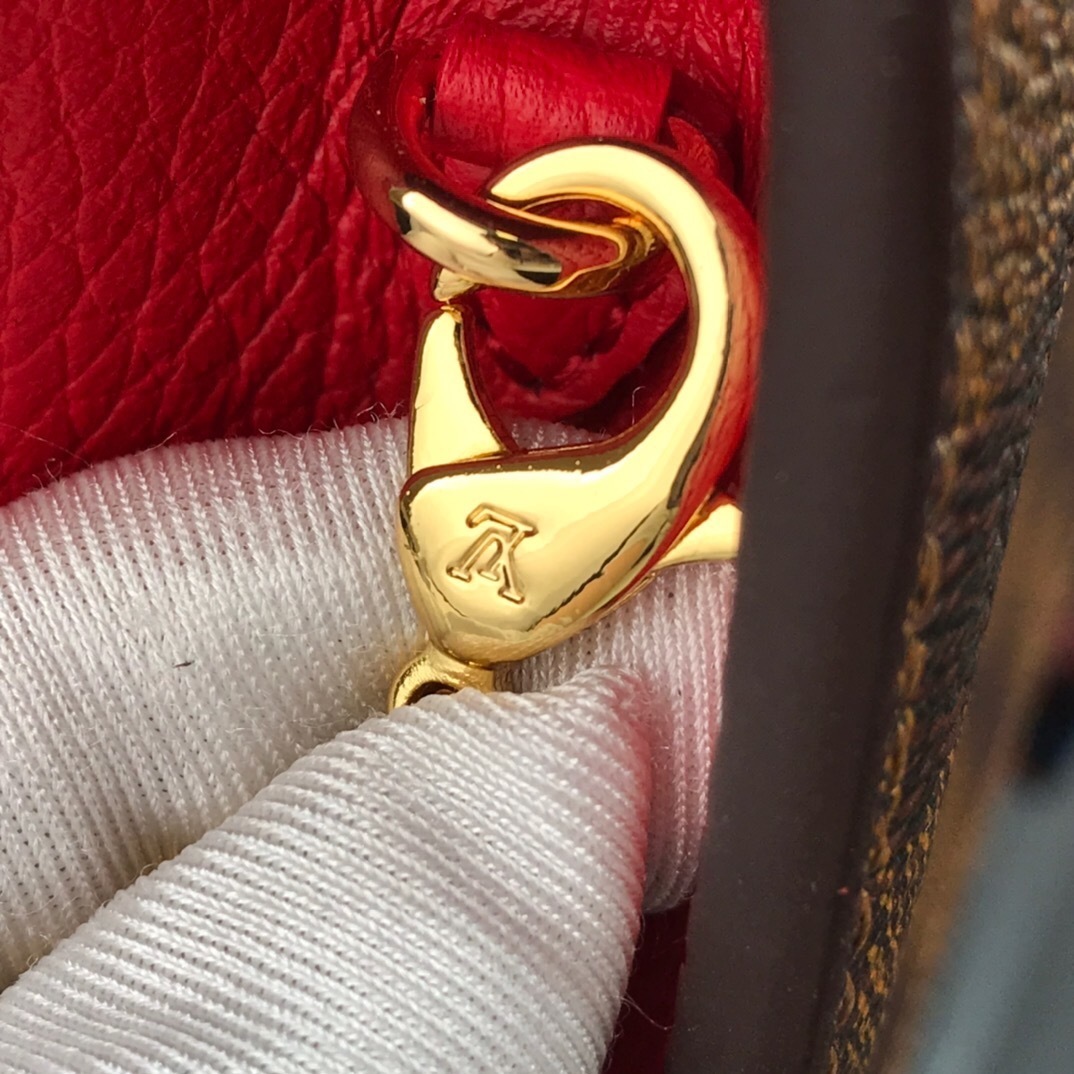 LV CROISETTE CHAIN wallet N60357