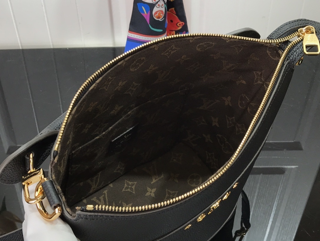 LV CRUISER PM M57934 