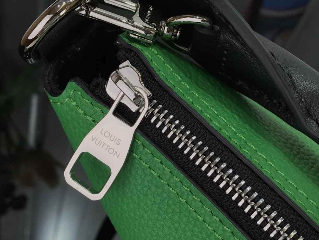 LV CRUISER PM M57934 