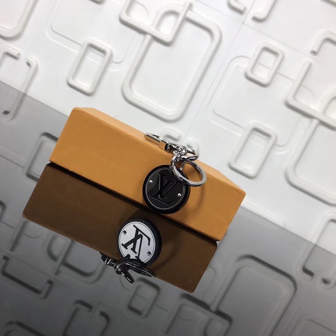 LV CUT CIRCLE Key Chain M67362