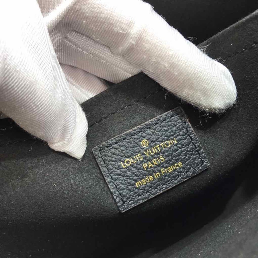 LV DAILY POUCH M62048