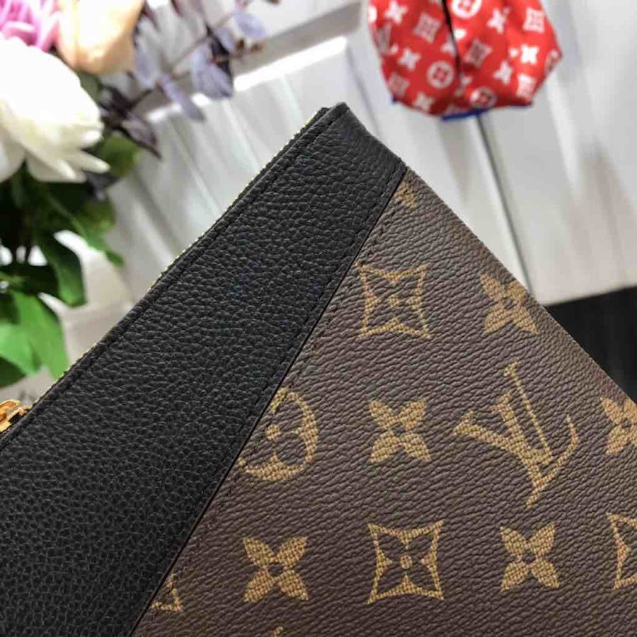 LV DAILY POUCH M62048