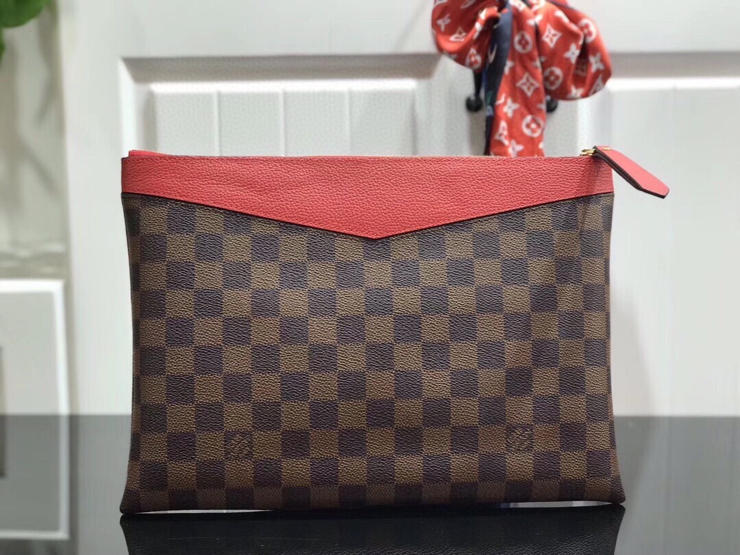 LV DAILY POUCH M62048