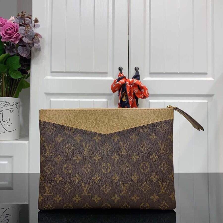 LV DAILY POUCH M62048