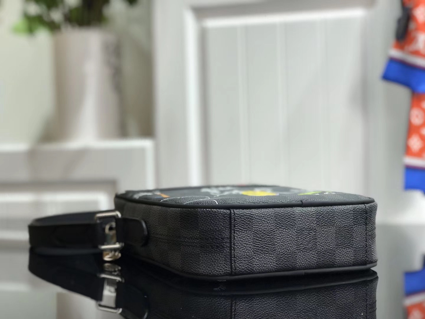 LV DANUBE SLIM PM M51460