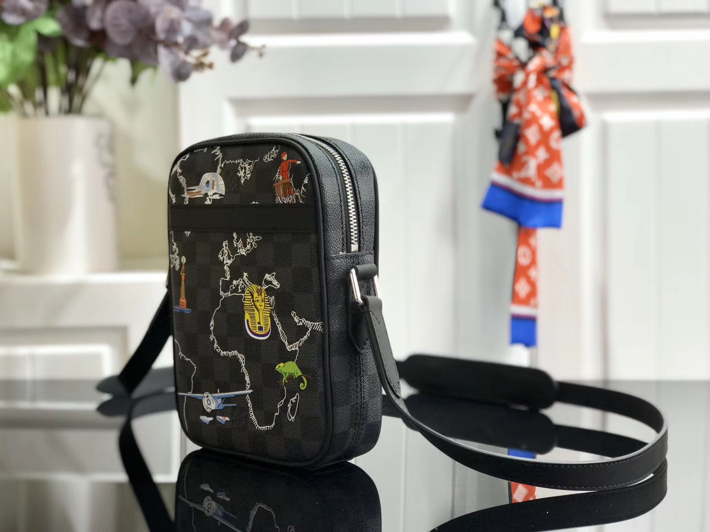 LV DANUBE SLIM PM M51460