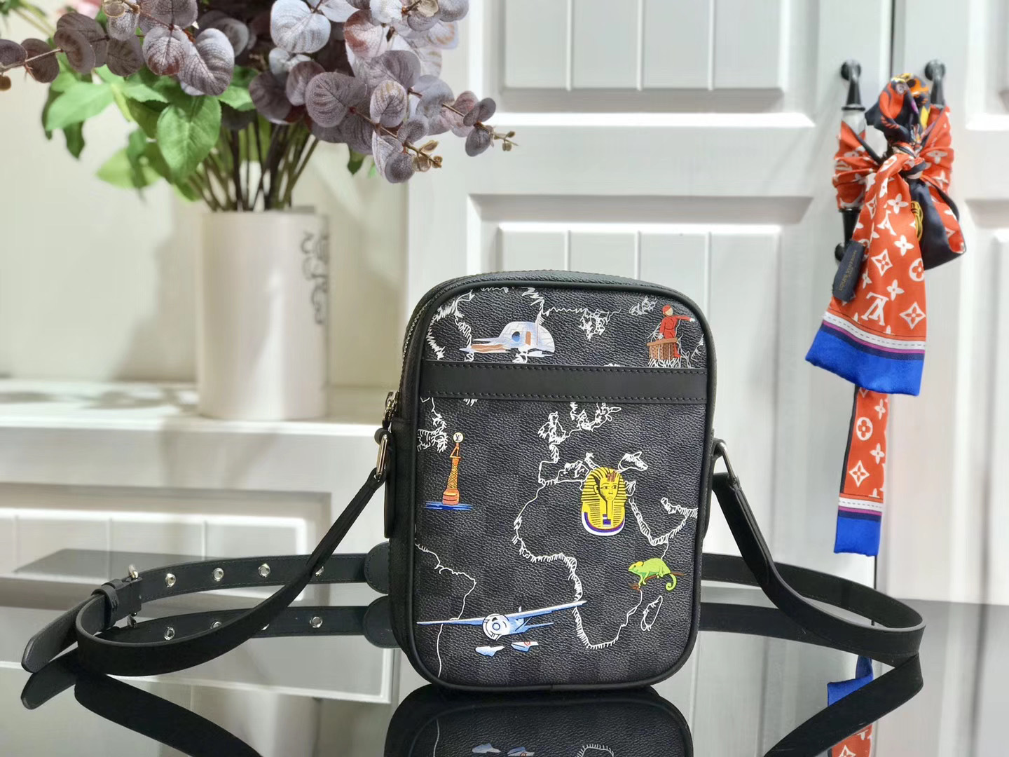 LV DANUBE SLIM PM M51460