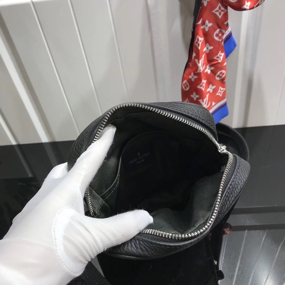 LV DANUBE SLIM PM M55168