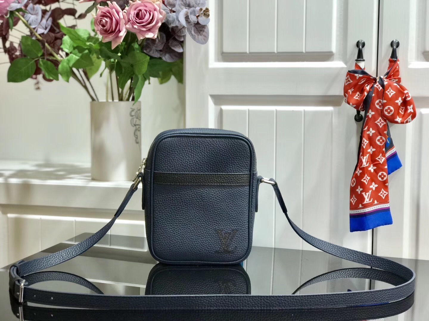 LV DANUBE SLIM PM M55168