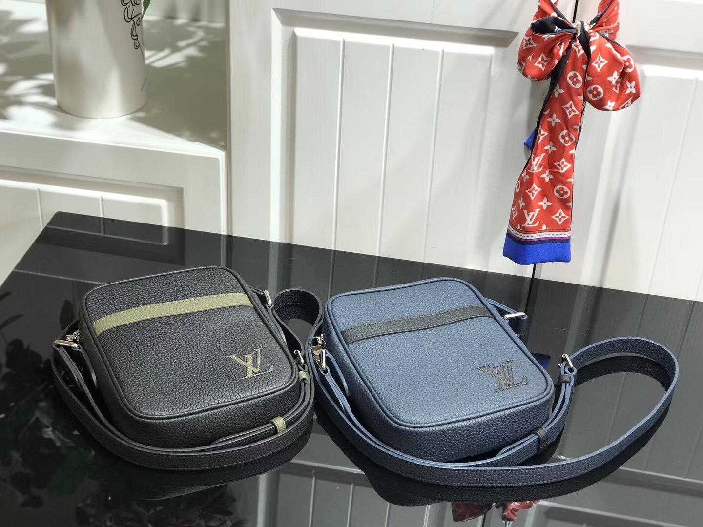 LV DANUBE SLIM PM M55168