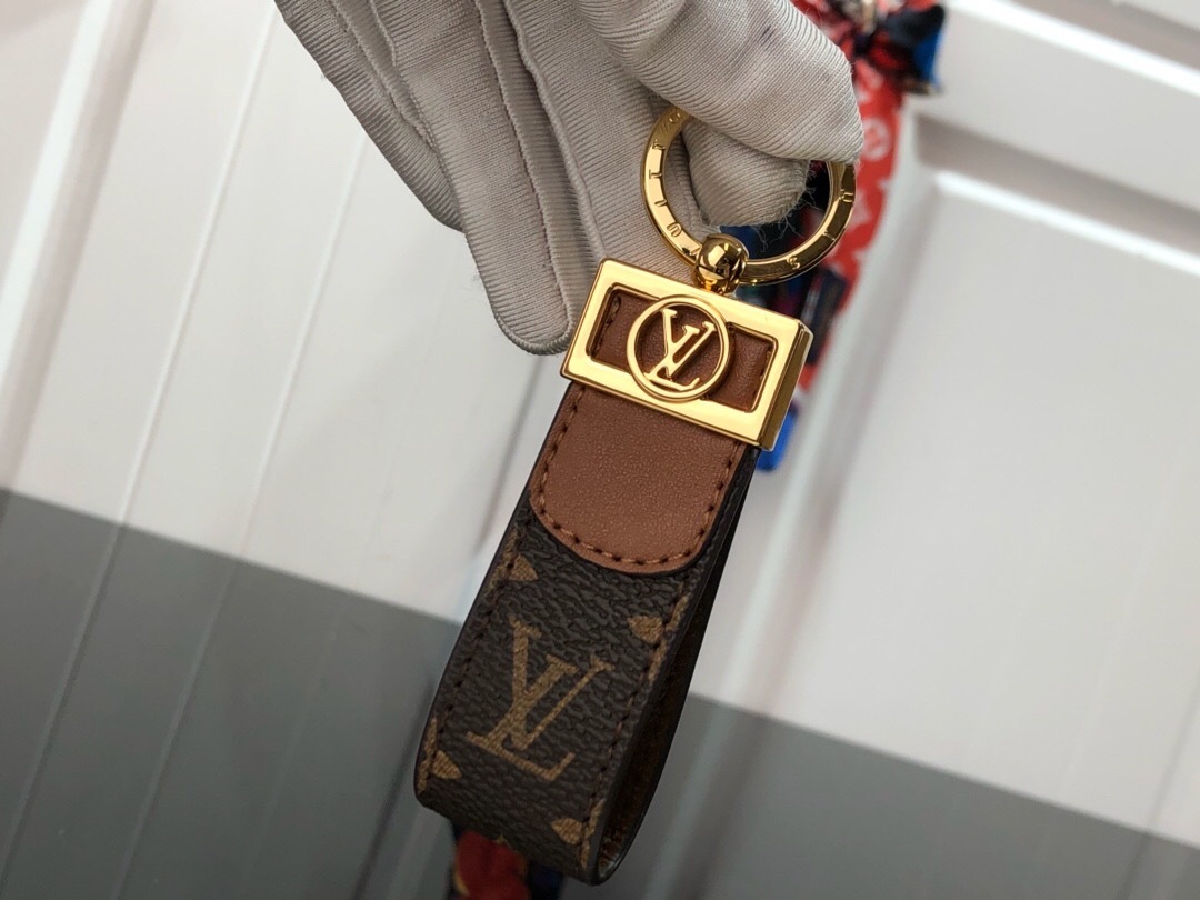 LV DAUPHINE DRAGONNE KEY HOLDER M69000
