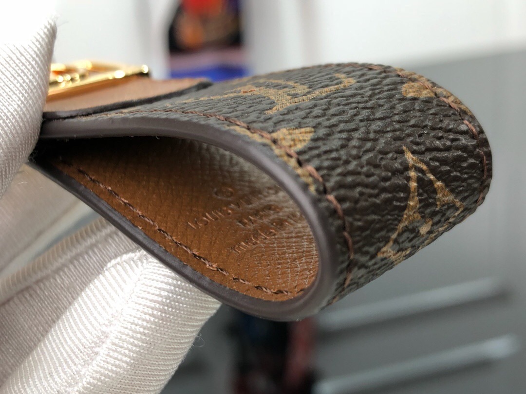 LV DAUPHINE DRAGONNE KEY HOLDER M69000