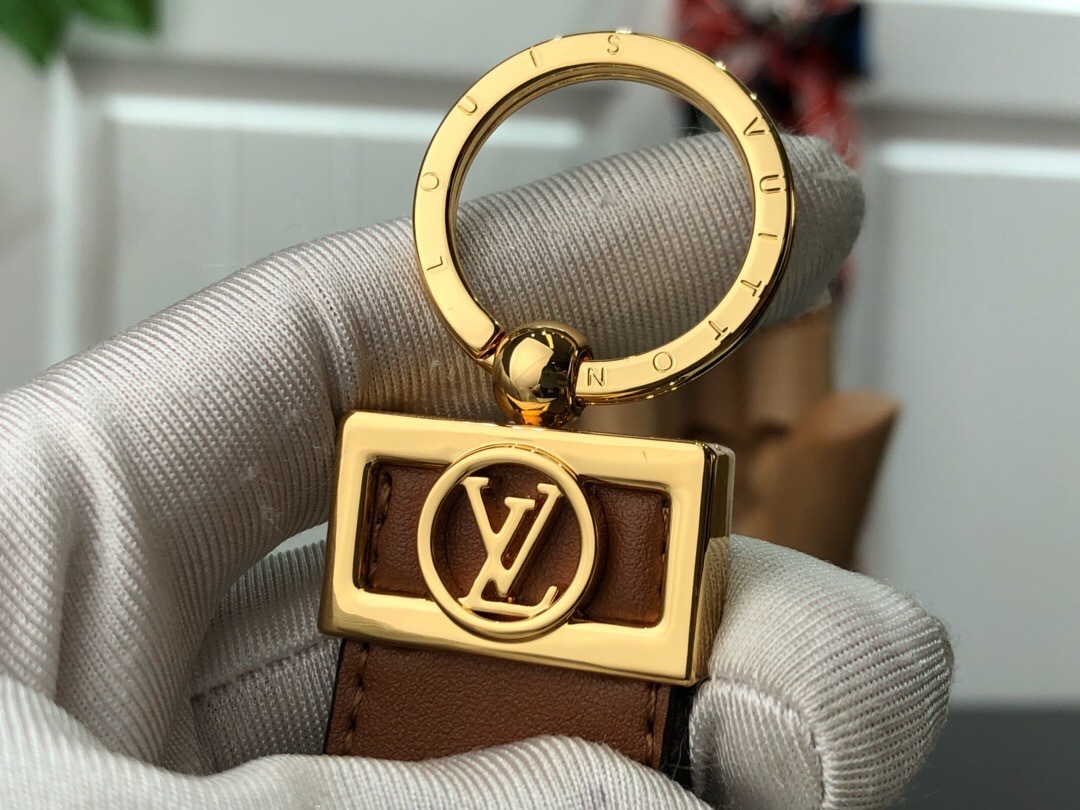 LV DAUPHINE DRAGONNE KEY HOLDER M69000