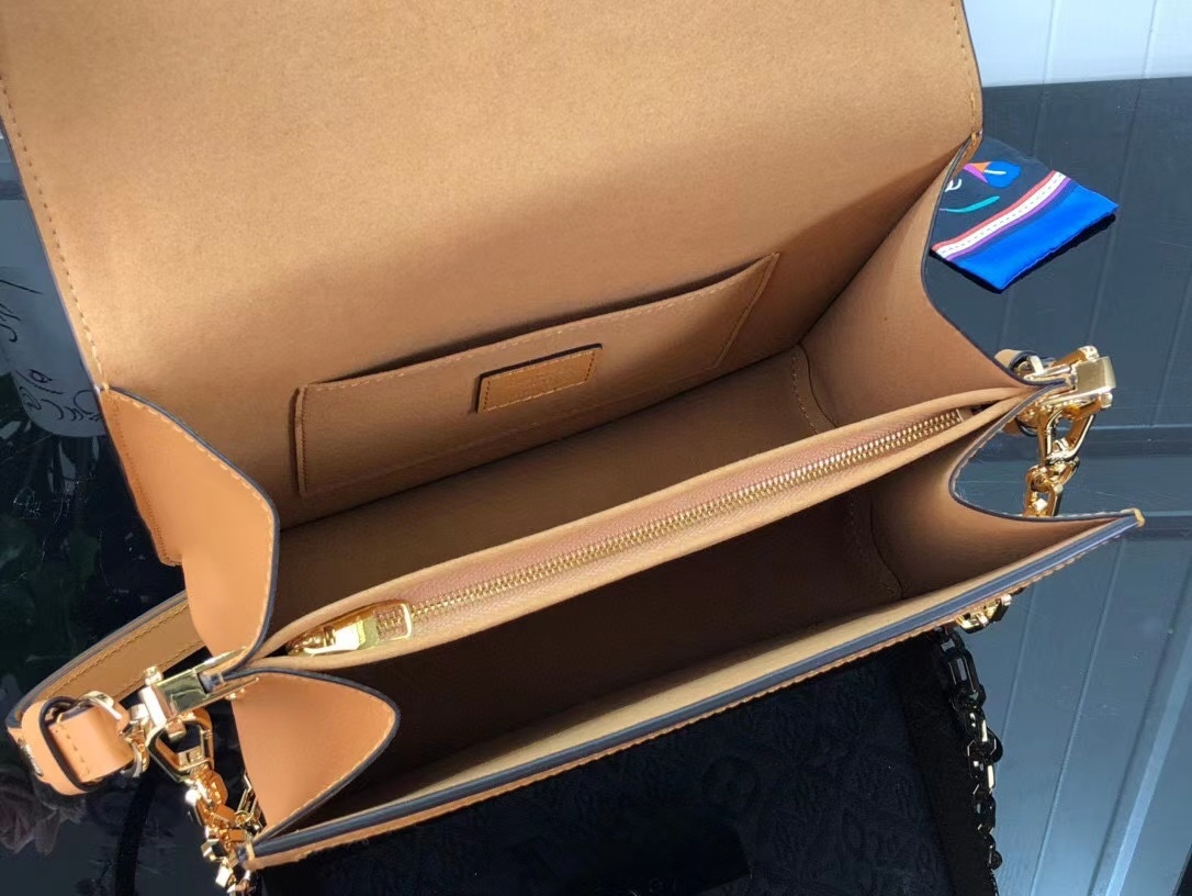 LV DAUPHINE MM M59483