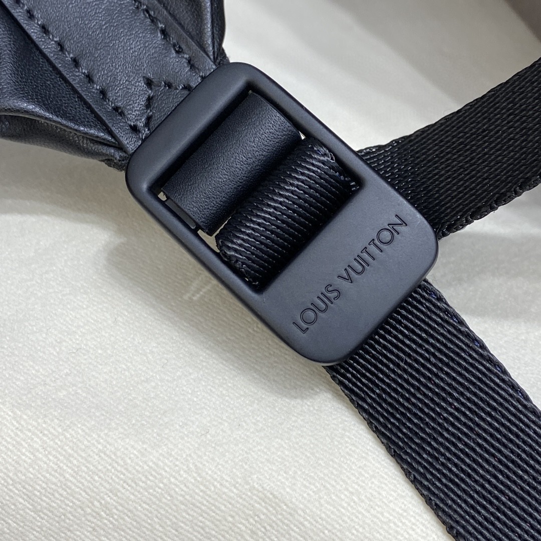 LV DEAN BACKPACK M45335