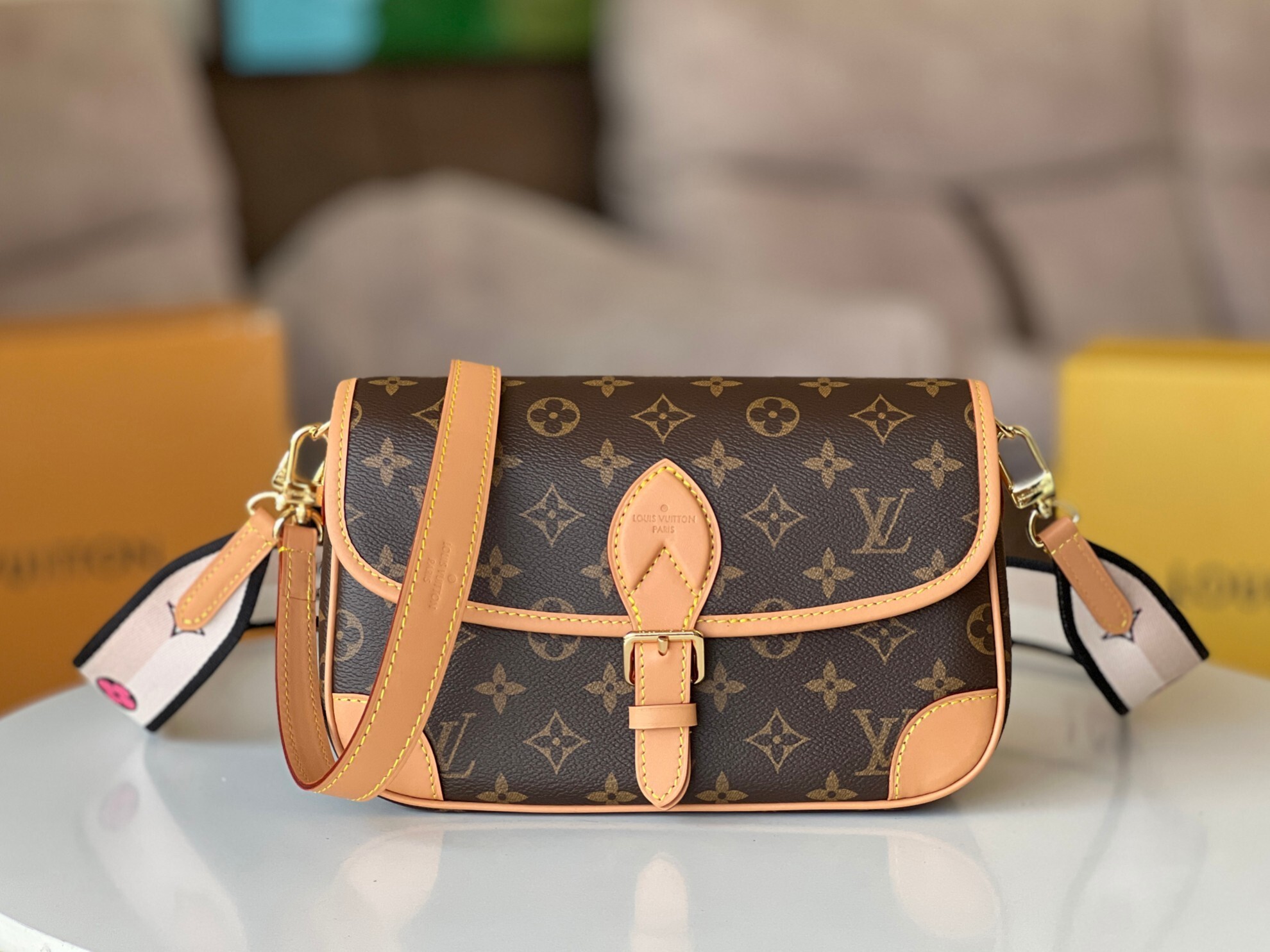 LV Diane 4106J1 