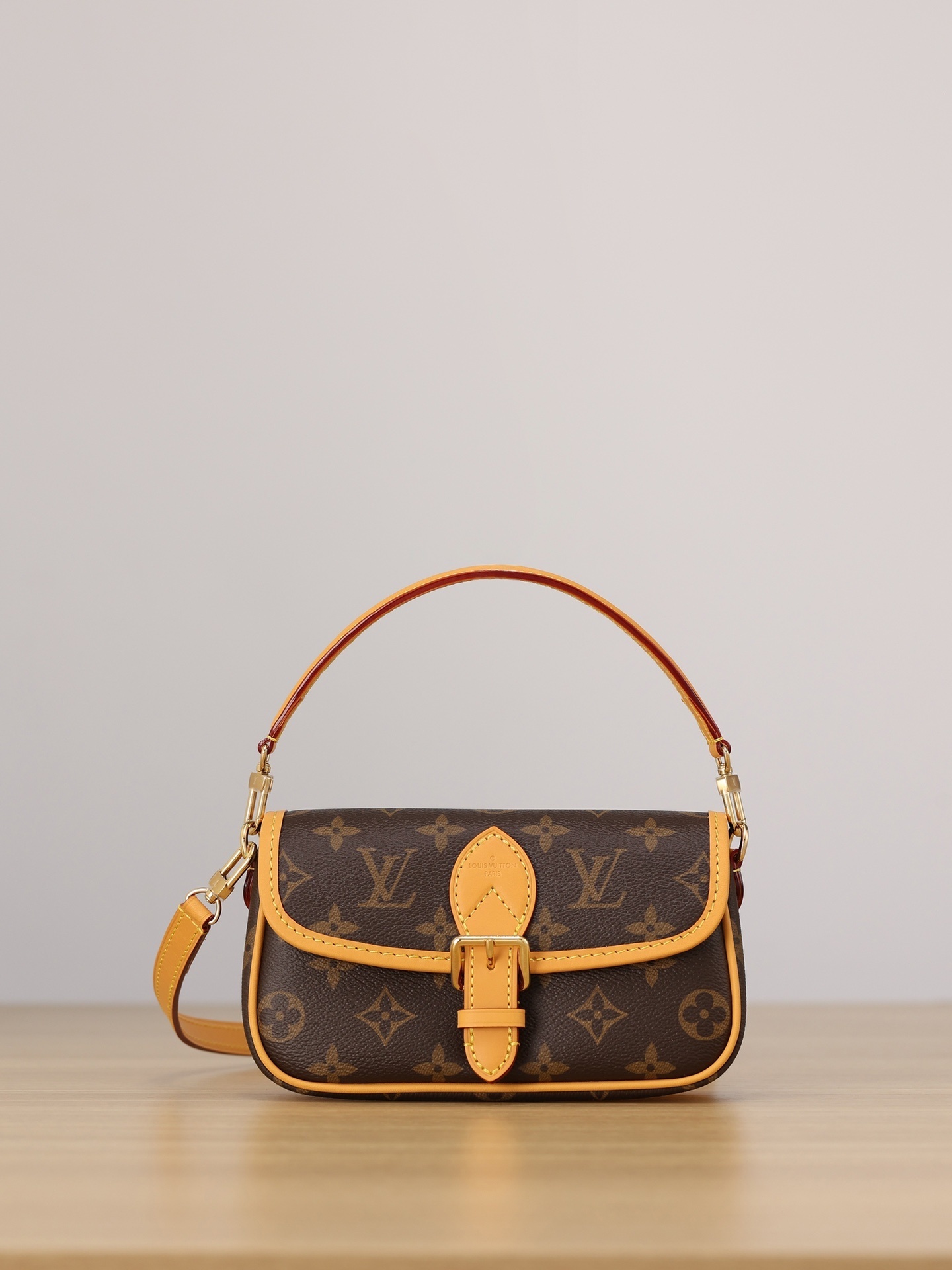 LV Diane 4106J1 