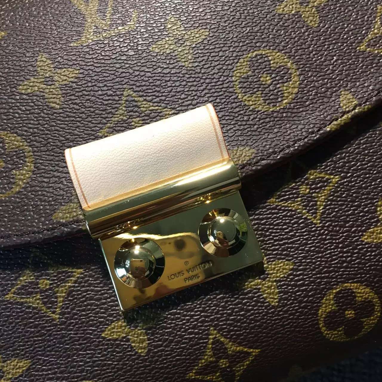 LV Diane m15049