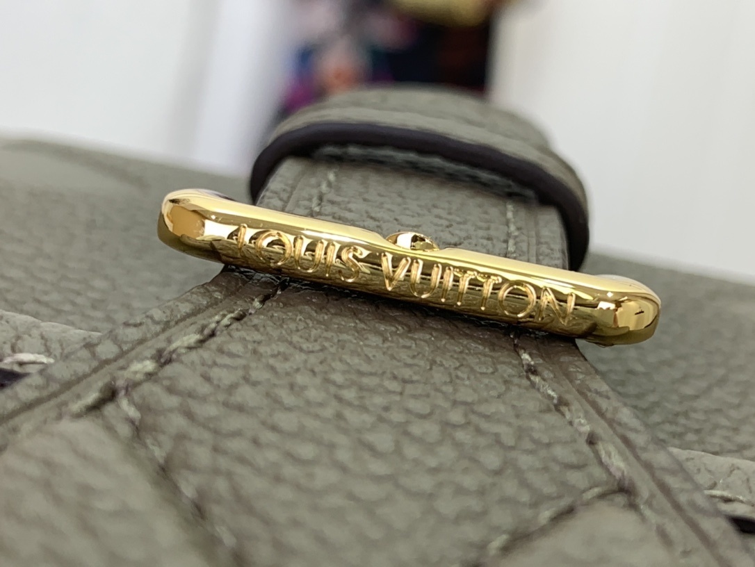 LV Diane m15049