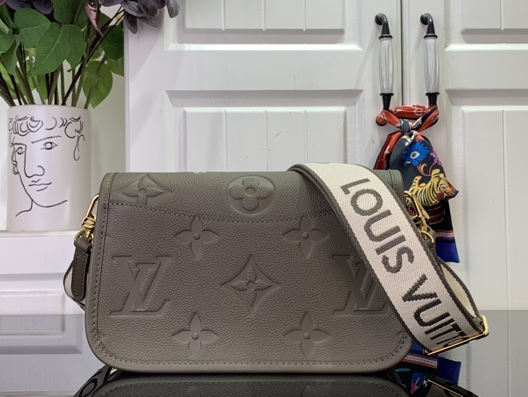 LV Diane m15049