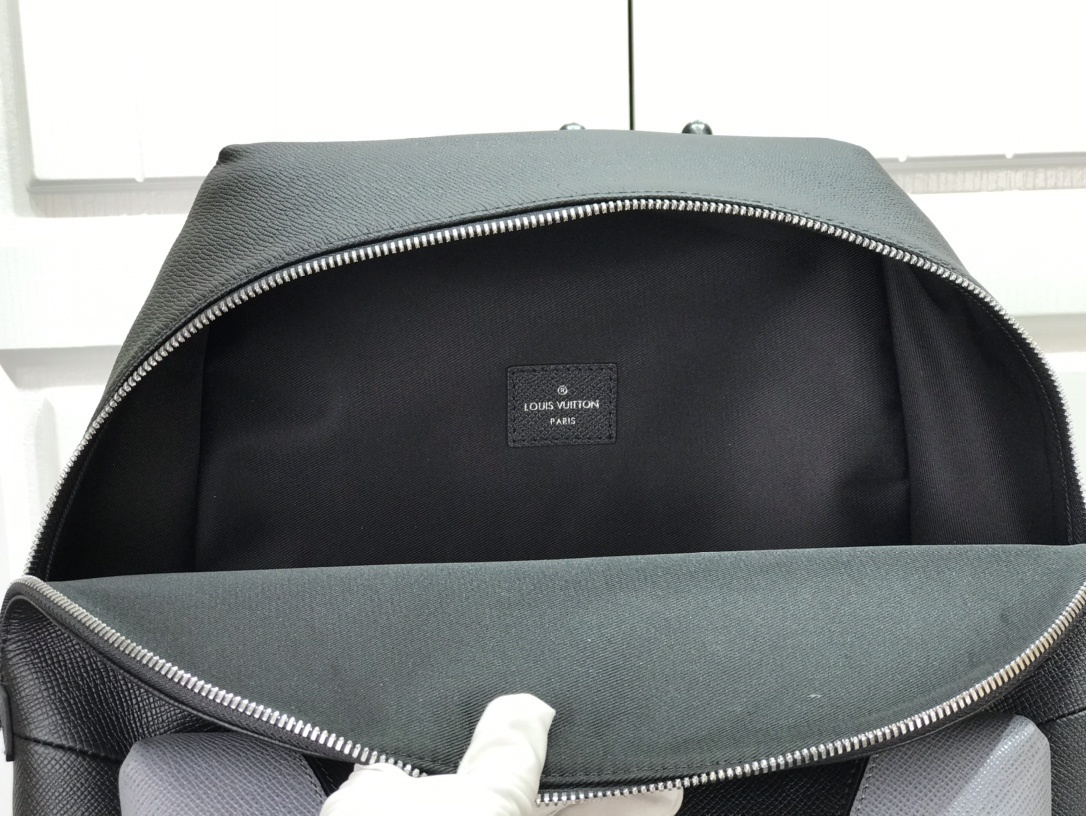 LV DISCOVERY BACKPACK M30735