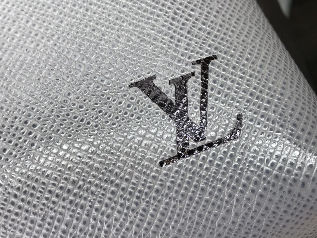 LV DISCOVERY BACKPACK M30735