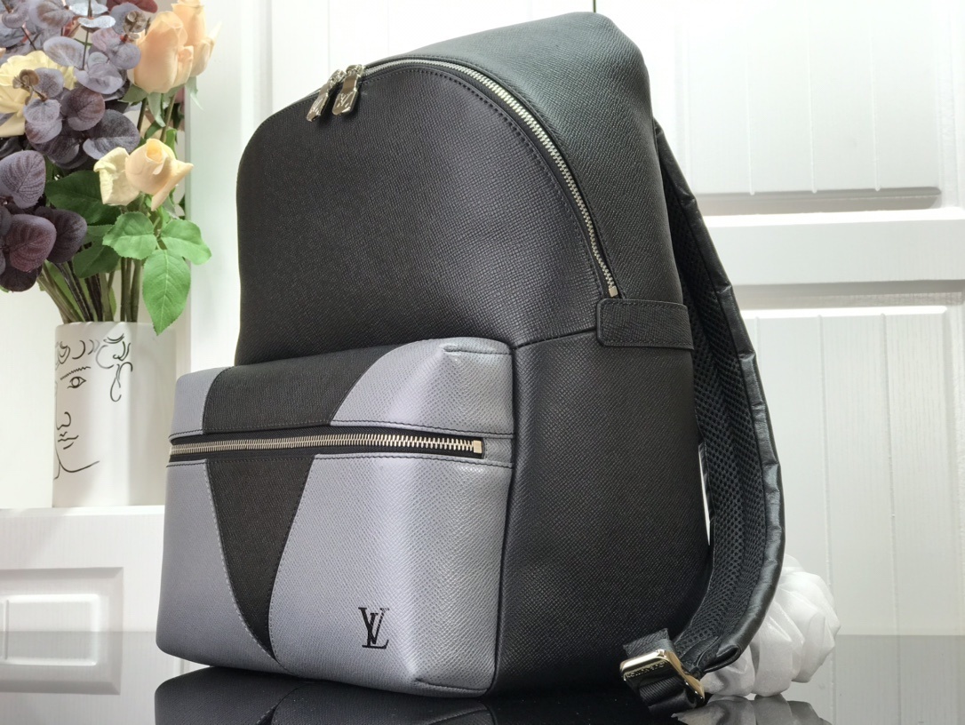 LV DISCOVERY BACKPACK M30735