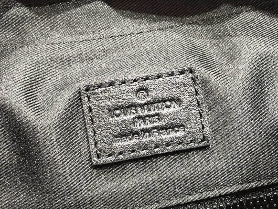 LV DISCOVERY BACKPACK M43680