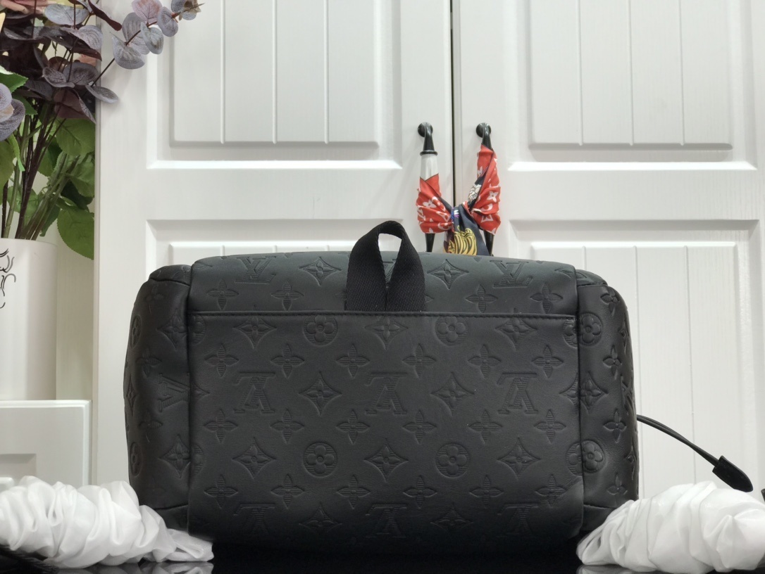 LV DISCOVERY BACKPACK M43680