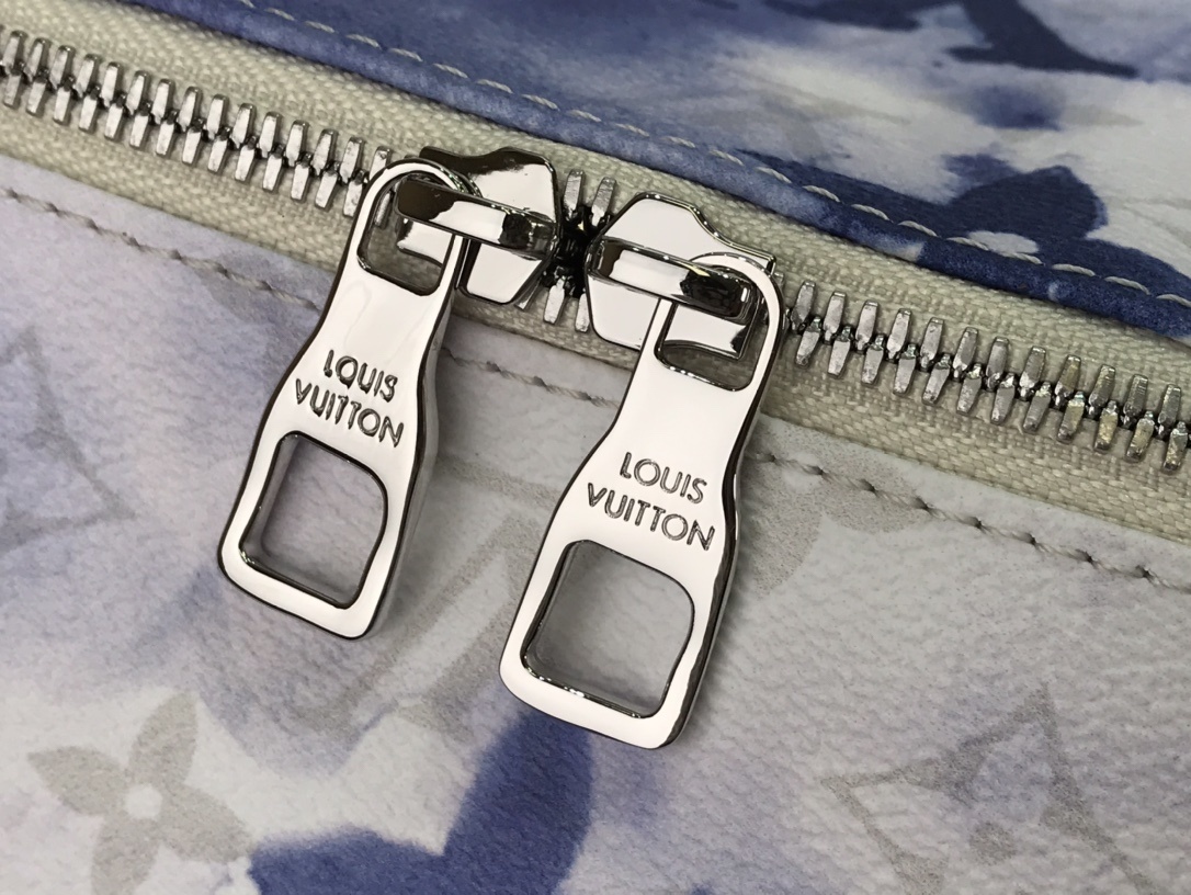 LV DISCOVERY BACKPACK M45760