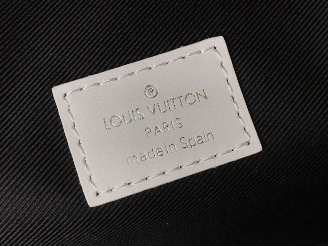 LV DISCOVERY BACKPACK M46118SZ