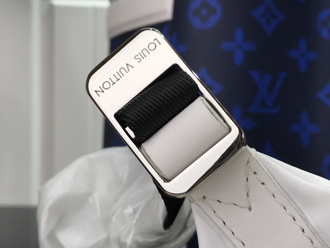 LV DISCOVERY BACKPACK M46118SZ