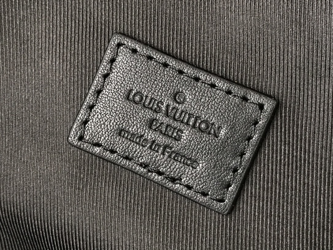 LV DISCOVERY BACKPACK M57965