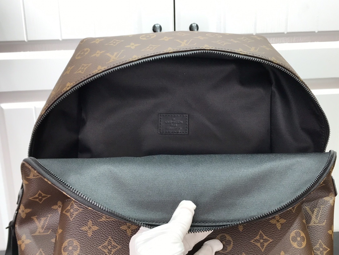 LV DISCOVERY BACKPACK M57965