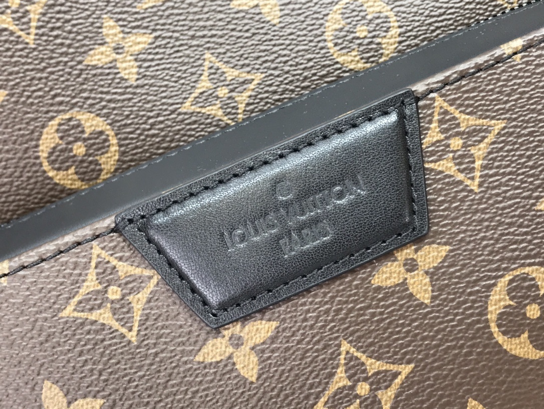 LV DISCOVERY BACKPACK M57965