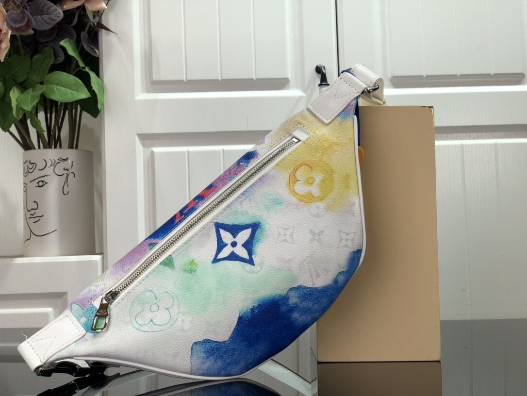 LV DISCOVERY BUMBAG M45759