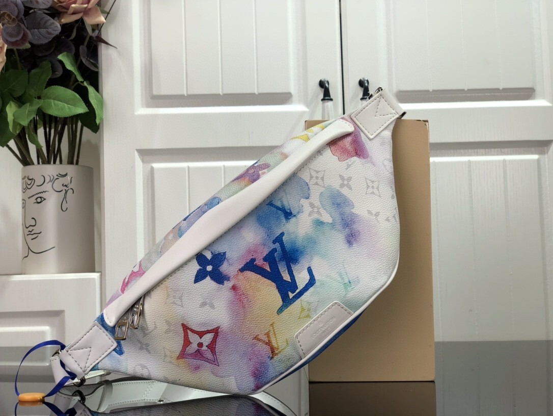 LV DISCOVERY BUMBAG M45759