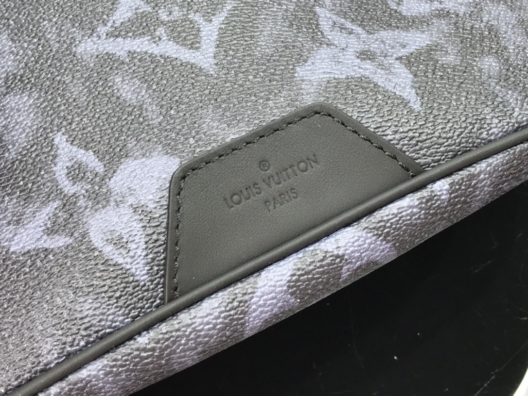 LV DISCOVERY BUMBAG M57276