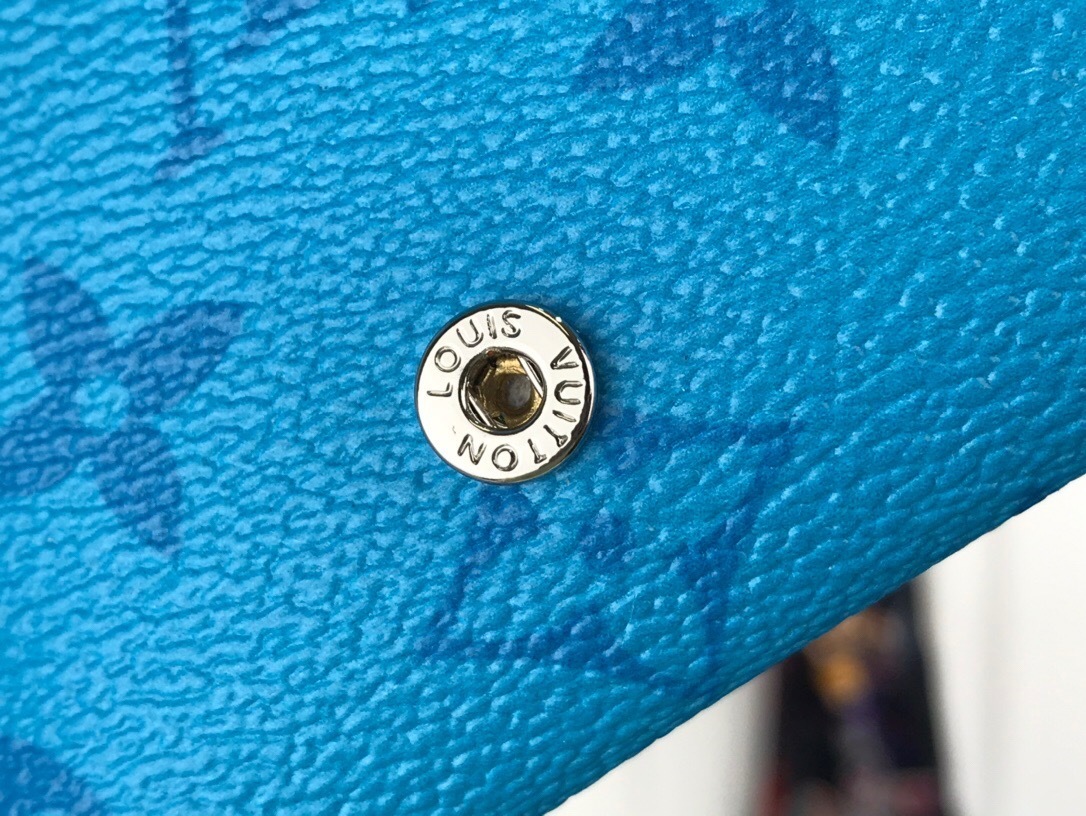 LV DISCOVERY COMPACT wallet M67620 