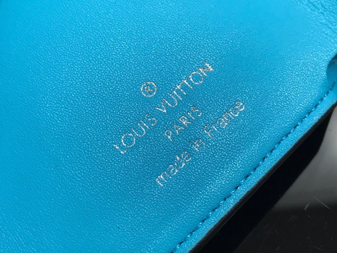 LV DISCOVERY COMPACT wallet M67620 