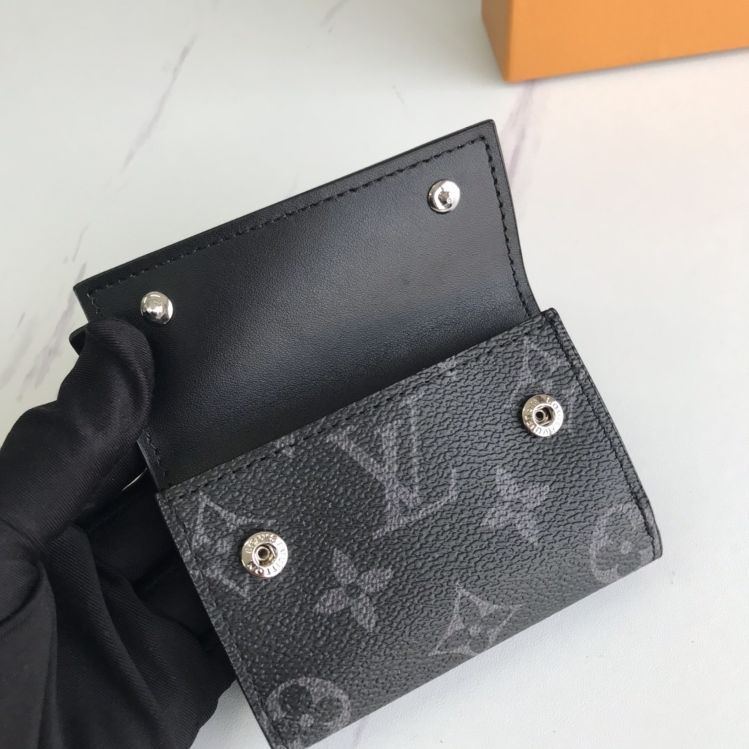 LV DISCOVERY COMPACT wallet M67630 