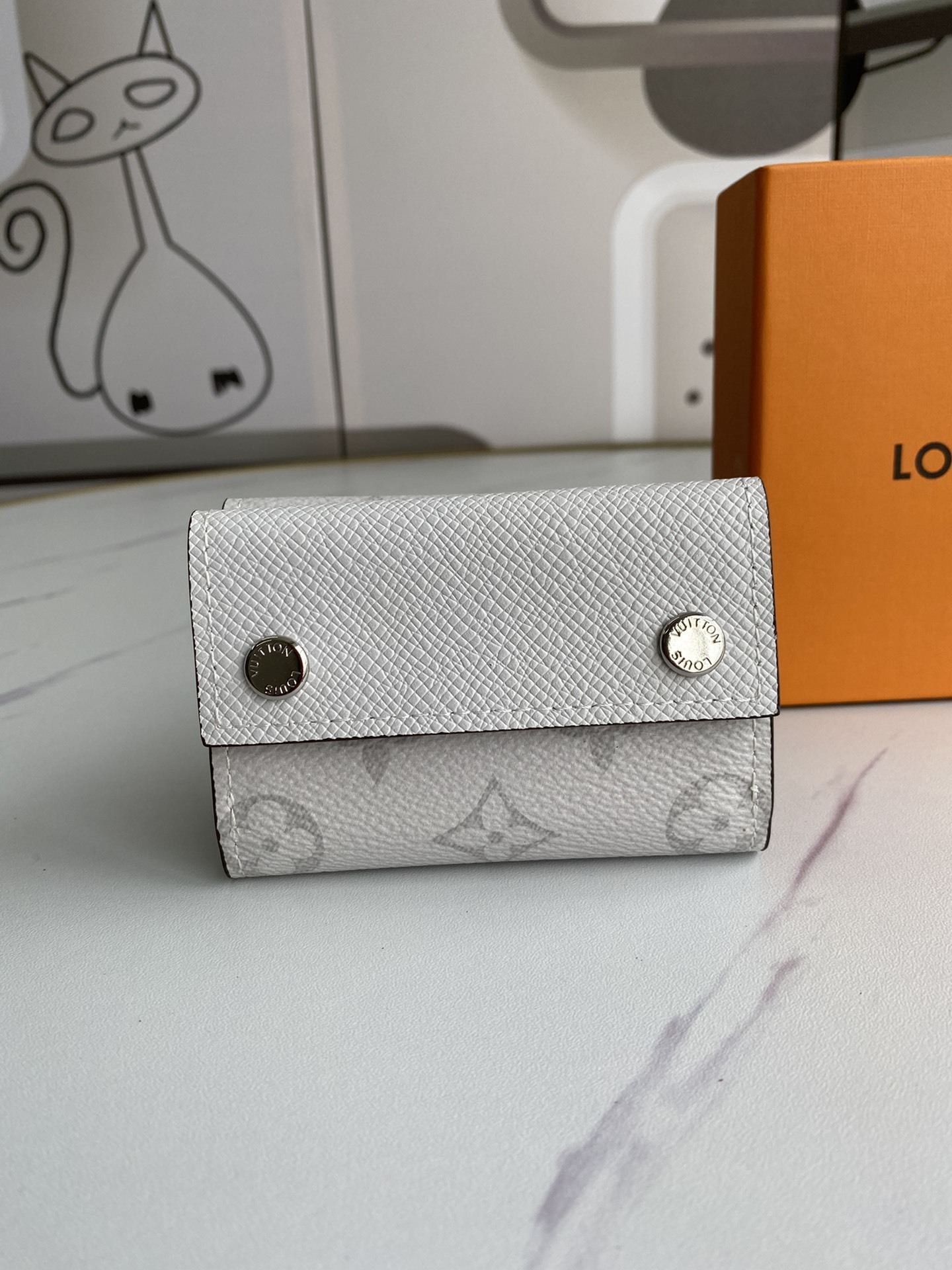 LV DISCOVERY COMPACT wallet M67630 