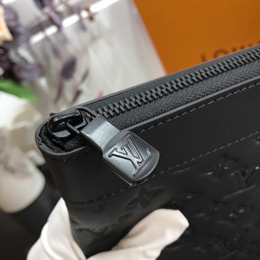 LV DISCOVERY POCHETTE M62903 